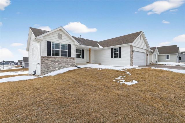 3709 Prairie Falcon Pass, Beloit, WI 53511