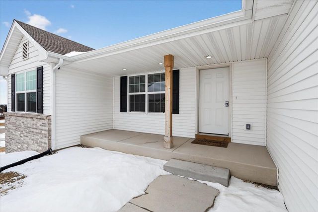 3709 Prairie Falcon Pass, Beloit, WI 53511