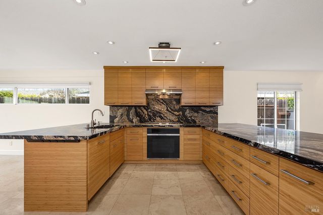 431-433 University St, Healdsburg, CA 95448