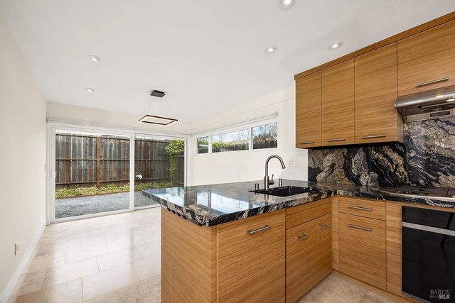 431-433 University St, Healdsburg, CA 95448