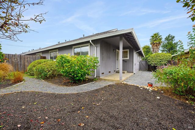 431-433 University St, Healdsburg, CA 95448