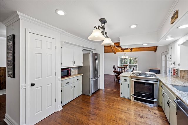 410 Mountain View Court, Russellville, AR 72802