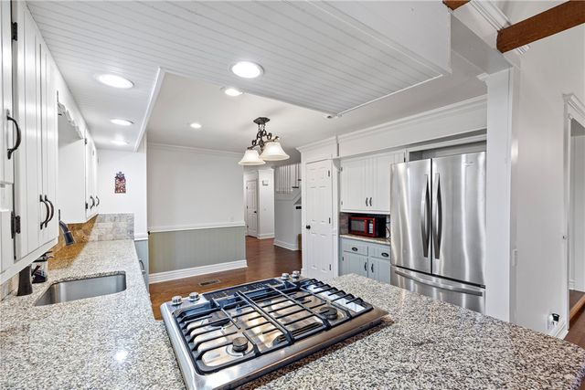 410 Mountain View Court, Russellville, AR 72802