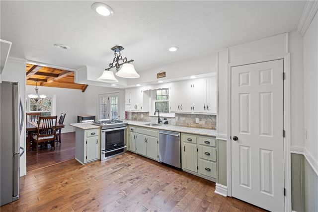 410 Mountain View Court, Russellville, AR 72802