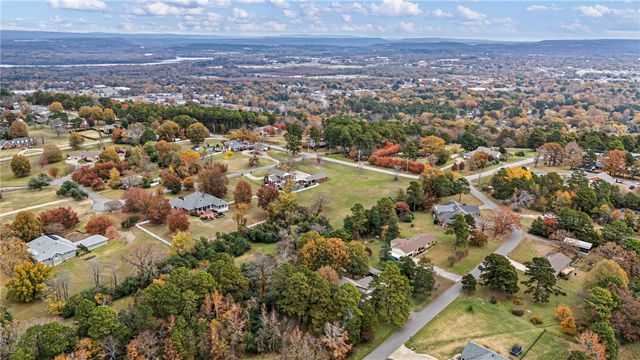 410 Mountain View Court, Russellville, AR 72802