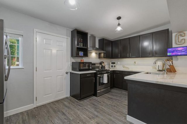 16640 Los Banos Street, San Leandro, CA 94578