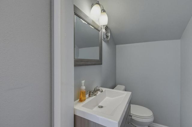 16640 Los Banos Street, San Leandro, CA 94578