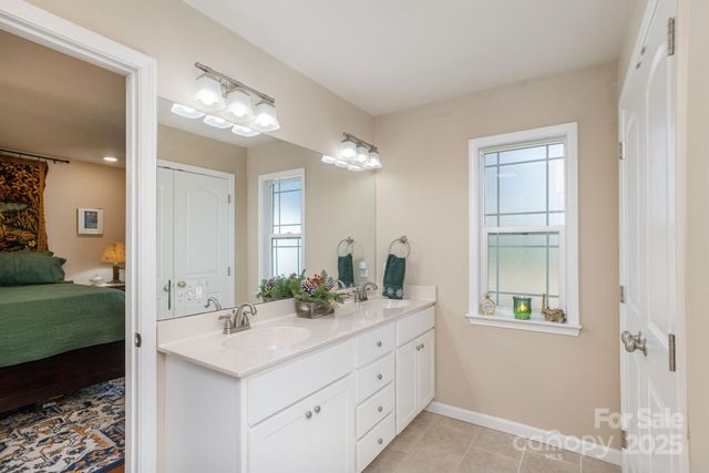 57 Pounding Mill Road, Hendersonville, NC 28792