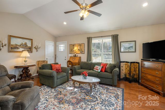 57 Pounding Mill Road, Hendersonville, NC 28792