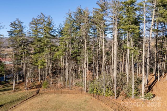 57 Pounding Mill Road, Hendersonville, NC 28792