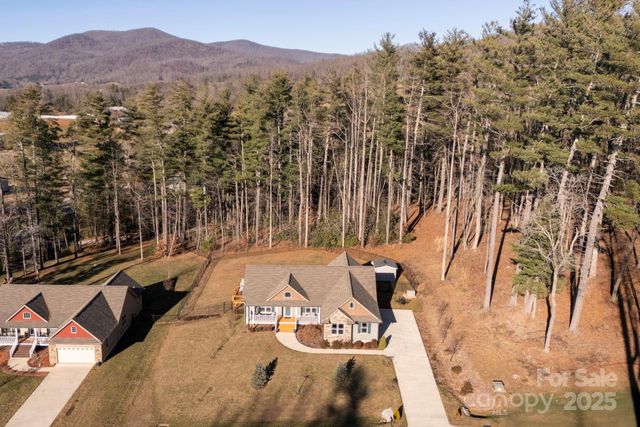 57 Pounding Mill Road, Hendersonville, NC 28792