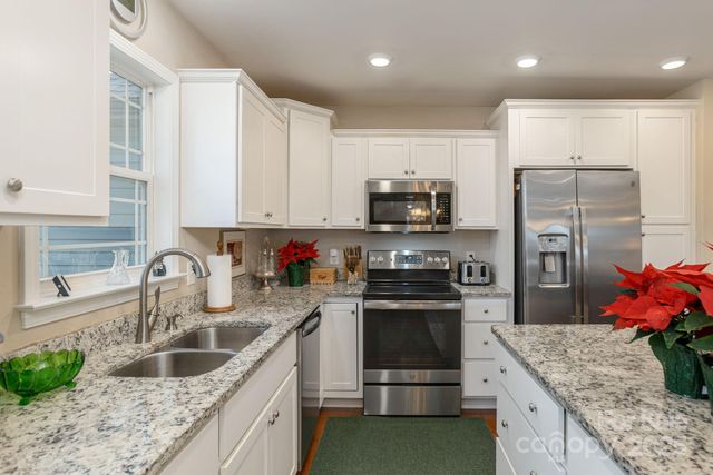 57 Pounding Mill Road, Hendersonville, NC 28792