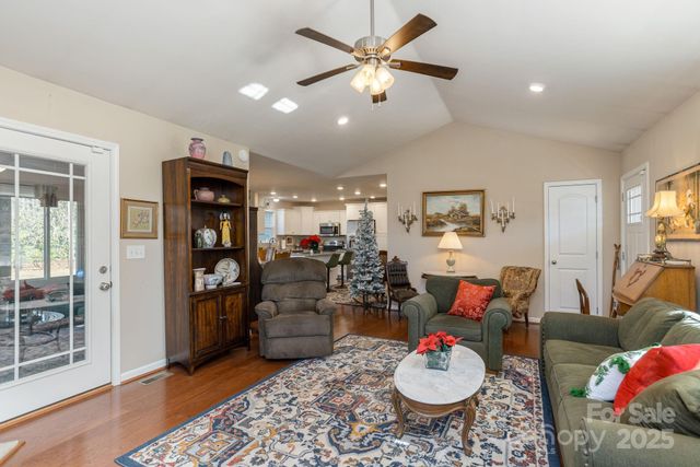 57 Pounding Mill Road, Hendersonville, NC 28792