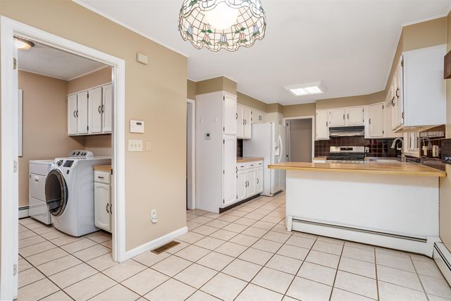 23 Golden Oaks Drive, Salem, NH 03079
