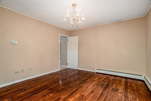 23 Golden Oaks Drive, Salem, NH 03079