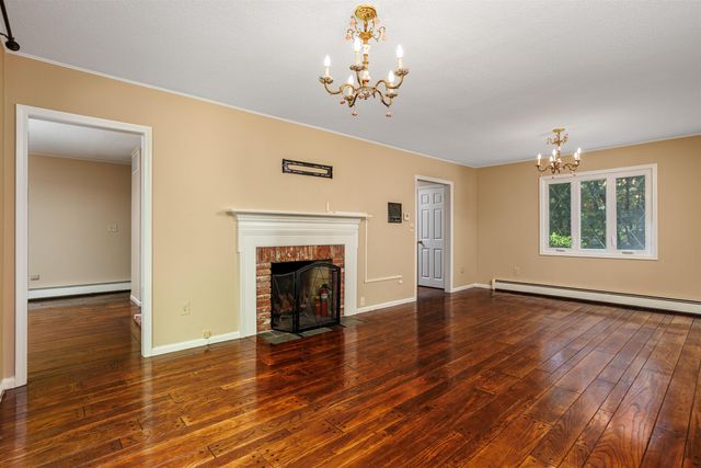 23 Golden Oaks Drive, Salem, NH 03079