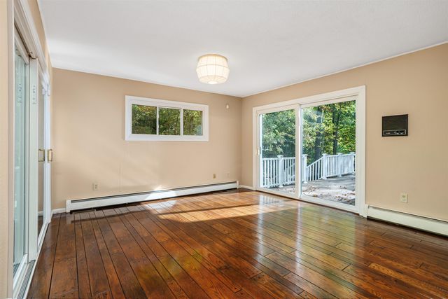 23 Golden Oaks Drive, Salem, NH 03079