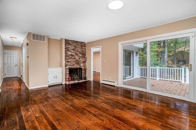 23 Golden Oaks Drive, Salem, NH 03079