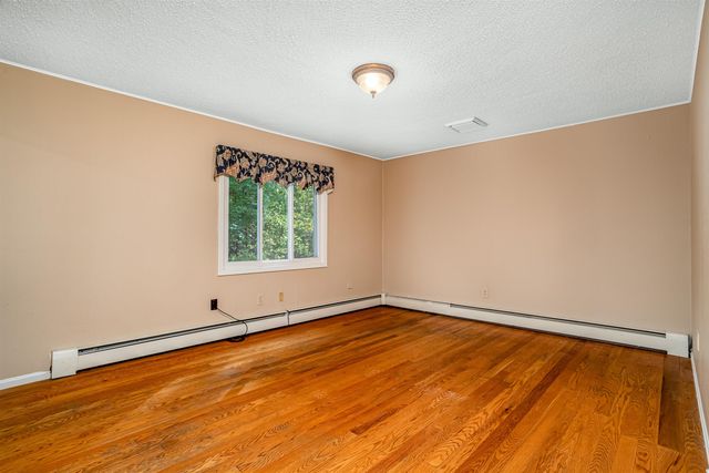 23 Golden Oaks Drive, Salem, NH 03079