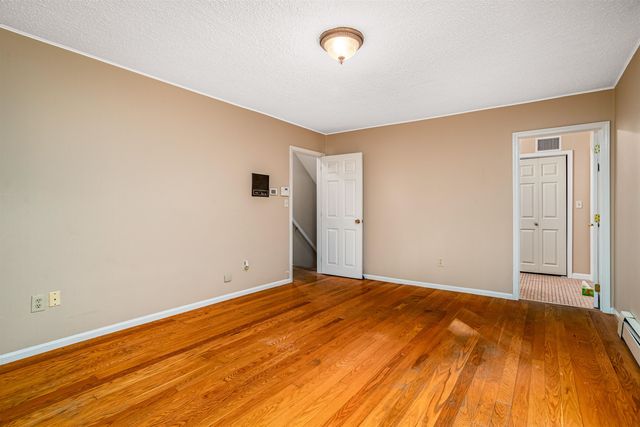 23 Golden Oaks Drive, Salem, NH 03079