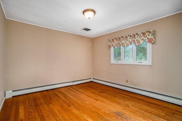23 Golden Oaks Drive, Salem, NH 03079