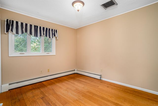23 Golden Oaks Drive, Salem, NH 03079