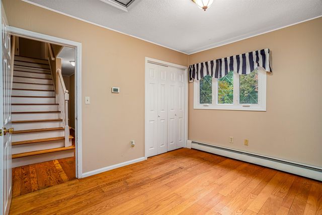 23 Golden Oaks Drive, Salem, NH 03079