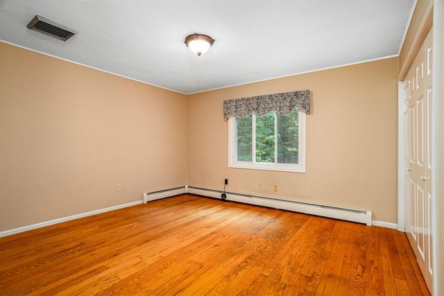 23 Golden Oaks Drive, Salem, NH 03079