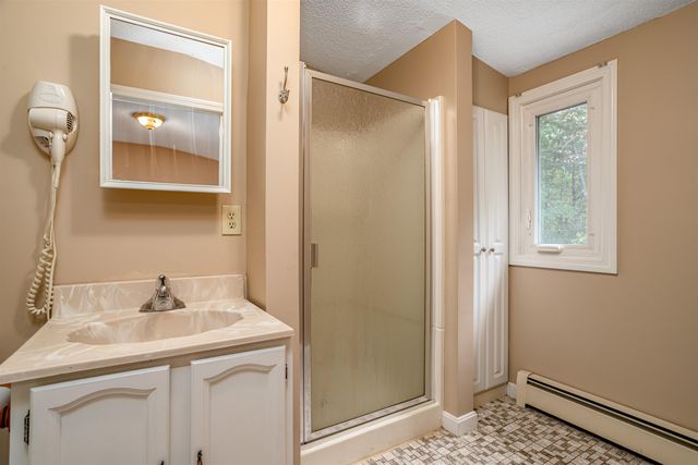 23 Golden Oaks Drive, Salem, NH 03079