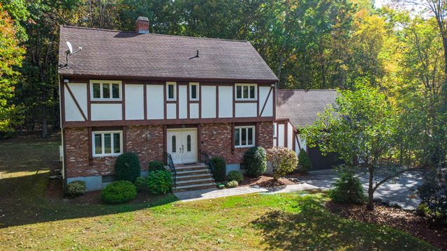 23 Golden Oaks Drive, Salem, NH 03079