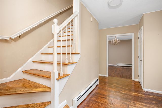 23 Golden Oaks Drive, Salem, NH 03079
