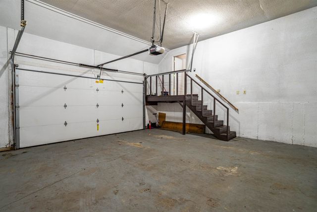 23 Golden Oaks Drive, Salem, NH 03079