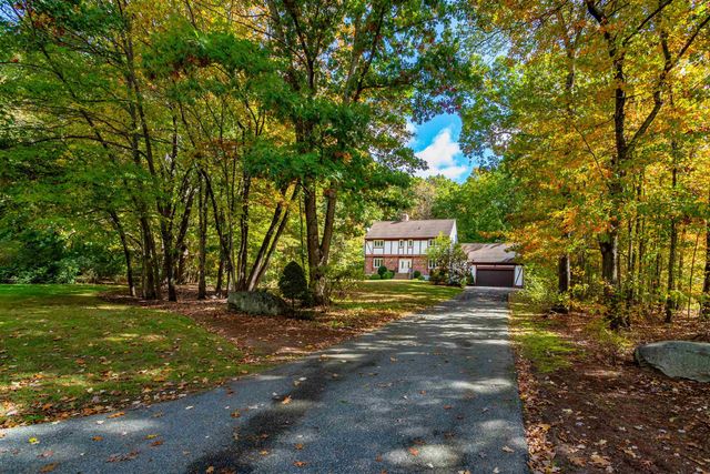 23 Golden Oaks Drive, Salem, NH 03079
