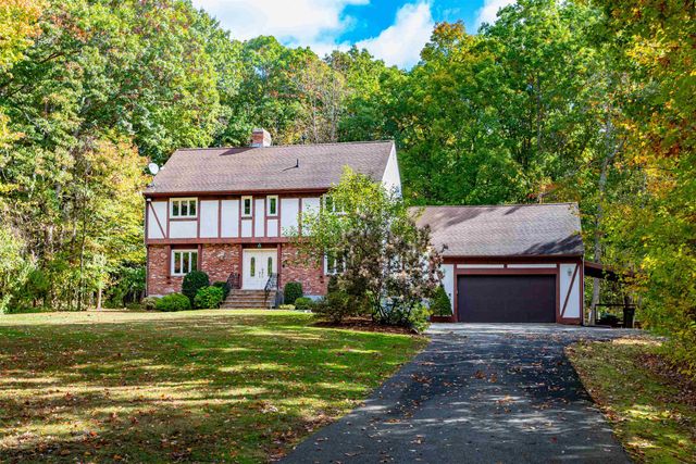 23 Golden Oaks Drive, Salem, NH 03079