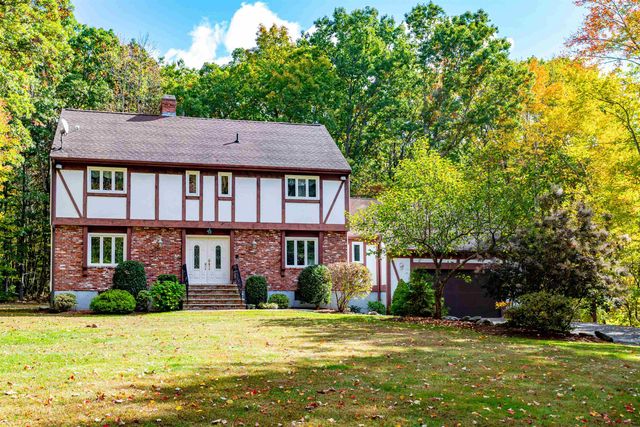 23 Golden Oaks Drive, Salem, NH 03079