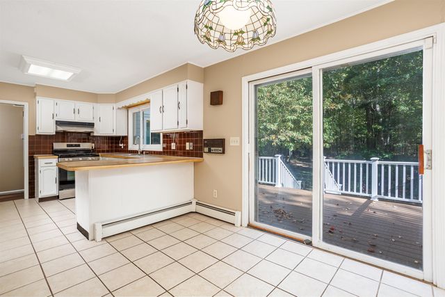 23 Golden Oaks Drive, Salem, NH 03079