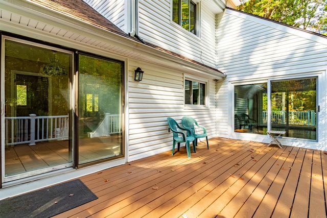 23 Golden Oaks Drive, Salem, NH 03079