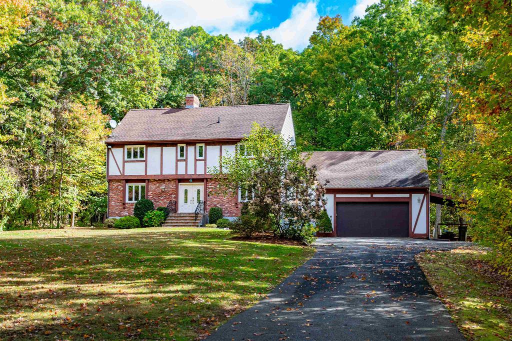 23 Golden Oaks Drive, Salem, NH 03079