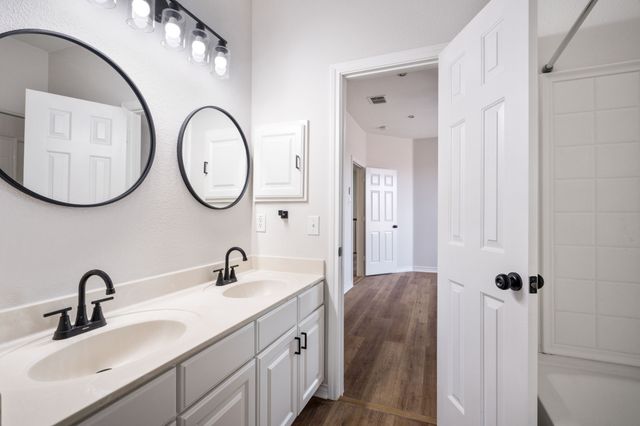 1738 Rock Ridge Drive, Cedar Hill, TX 75104