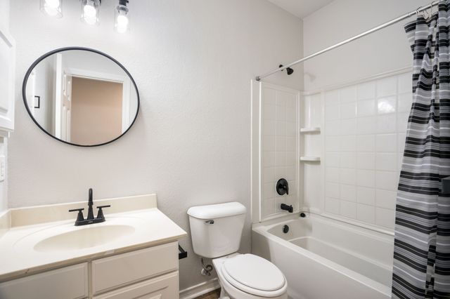 1738 Rock Ridge Drive, Cedar Hill, TX 75104