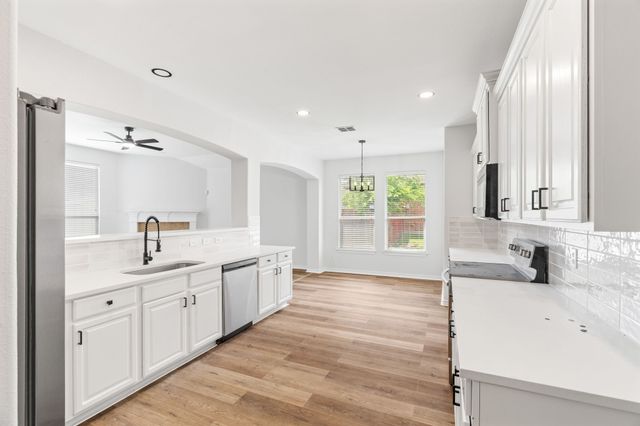 1738 Rock Ridge Drive, Cedar Hill, TX 75104