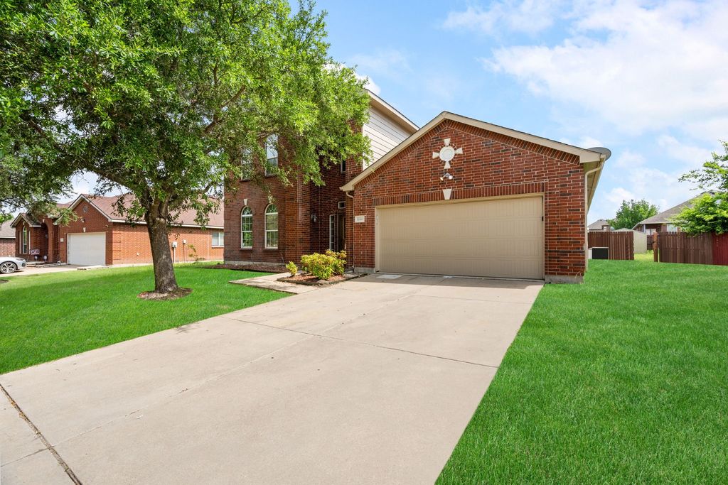 1738 Rock Ridge Drive, Cedar Hill, TX 75104