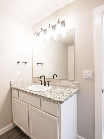 2014 Meridian Rd, Midland, TX 79705