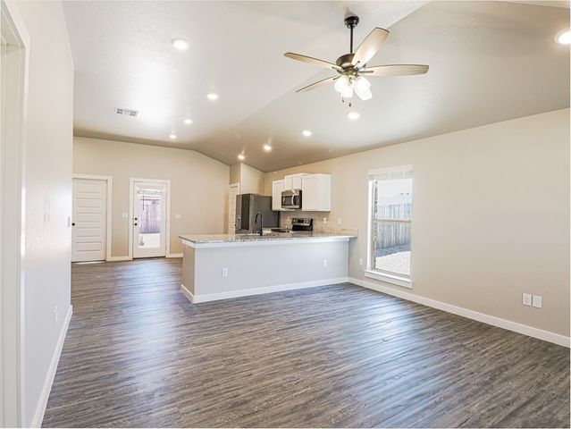 2014 Meridian Rd, Midland, TX 79705