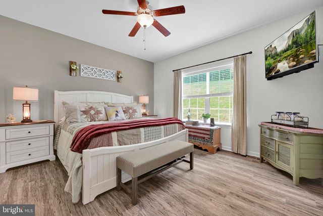 928 SWEETBAY LN., Lebanon, PA 17046