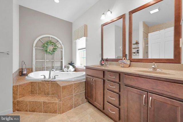 928 SWEETBAY LN., Lebanon, PA 17046