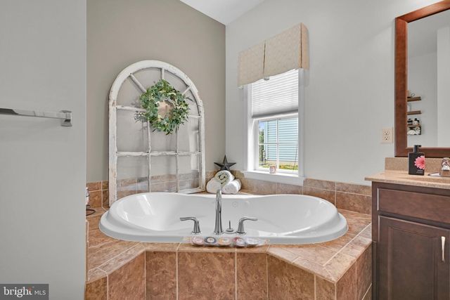 928 SWEETBAY LN., Lebanon, PA 17046