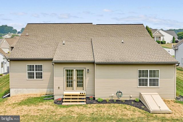 928 SWEETBAY LN., Lebanon, PA 17046