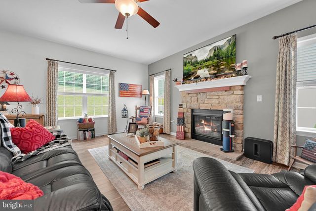 928 SWEETBAY LN., Lebanon, PA 17046