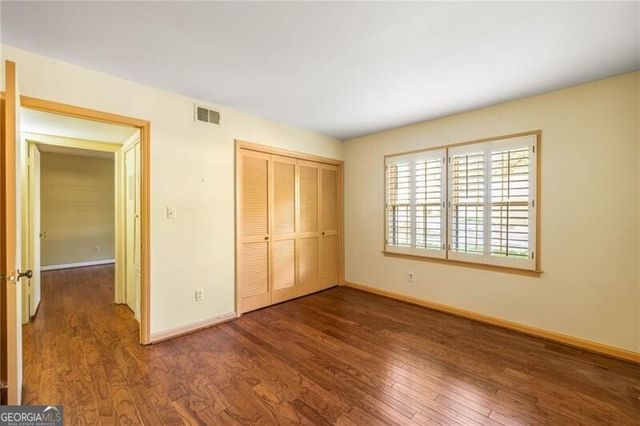 22 Glenald Way, Atlanta, GA 30327